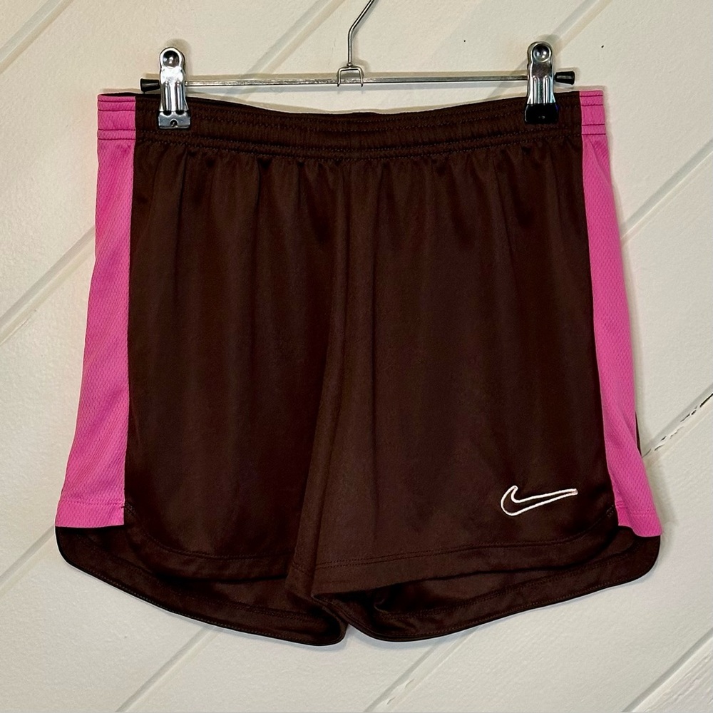 Nike Women’s Dri-FIT Academy 23 Soccer Shorts, Brown w/ Pink Stripe, Size Small